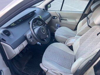 Renault Grand Scenic 1.5 dCi 78kW, 7 míst – pojízdný - 6