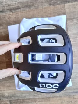 Černo bílá helma POC Ventral Air mips nfc 50-56cm - 6
