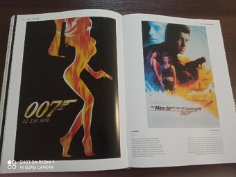 Velká kniha James Bond 007 filmové plakáty za 50let+2 karty - 6