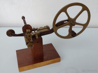 Stará hodinářská frézka - 6