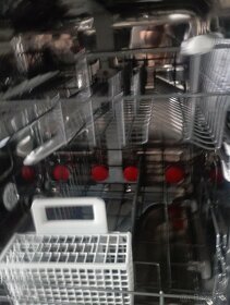 Prodám vestavěnou myčku bauknecht - 6