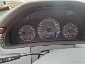 Mercedes E270 - 6