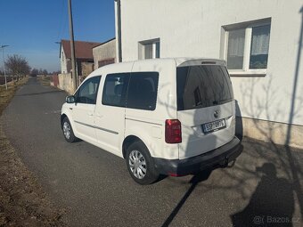 VW Caddy 2.0 TDI Naprosto v pořádku 5 mist - 6