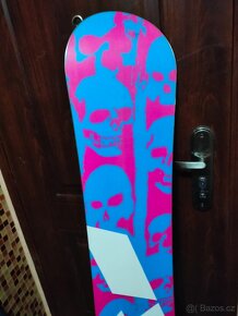 Prodám úplně nový snowboard ALLIAN 151cm dlouhý. - 6