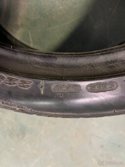 225/40 r19 gumy - 6