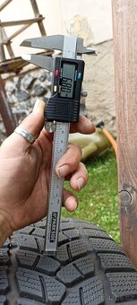 prodám 1 kus zimní pneu Firestone 225/40R18-07 - 6