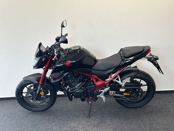 Honda CB 750 Hornet - 6