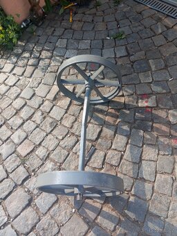 Litinová kola i s osou podvozek stabilní motor dekorace - 6