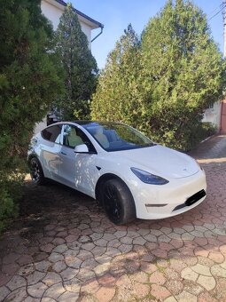 Tesla Y - 6