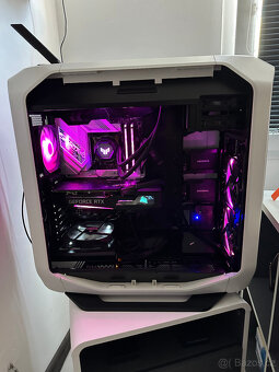 Prodám TOP herní PC skříň Corsair Big Tower - 6