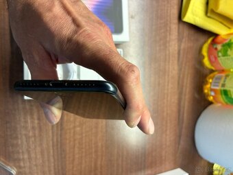 iPhone SE 2022 128GB Black - 6
