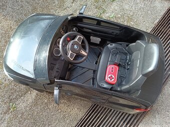 Elektrické autíčko BMW 6GT - 6