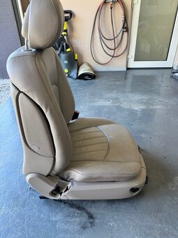 Mercedes W211 E-class interier - 6
