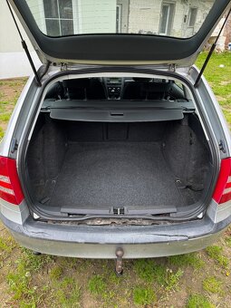 Škoda Octavia 2 combi, 1.6 MPI, r.v. 2010, bourané - 6