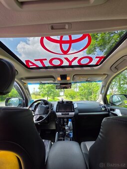 Toyota Land Cruiser 150 ,executive ,7míst ,střešní okno, DVD - 6