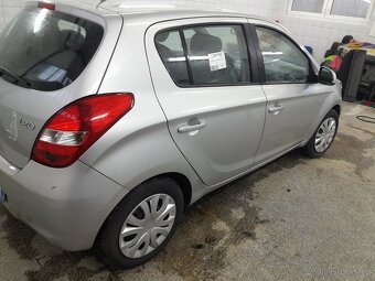 Hyundai i20 1,2 75 - 6