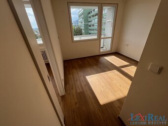 Pronájem bytu 2+kk 32 m2 v panelovém domě Praha 5 Motol - 6