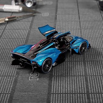 Hot Wheels Elite 64 Aston Martin Valkyrie - 6