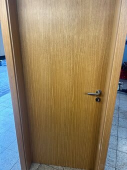 Prodám interiérové dveře se zárubněmi - 6