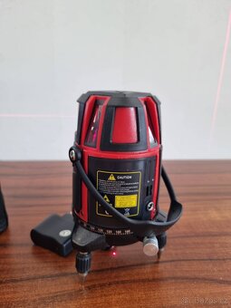 Prodám nový křížový laser HILDA s červeným paprskem - 6