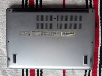 Funknční notebook Acer - 6