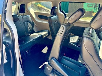 Pronájem auta CHRYSLER Pacifica 2020 - 6