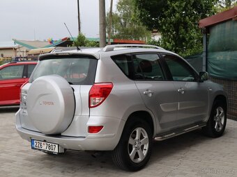 Toyota Rav4, 2,2 D-4D 4x4 Kamera, 2 sady kol - 6