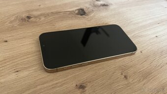 Apple iPhone 12 Pro 128GB, příslušenství, 5900Kč - 6