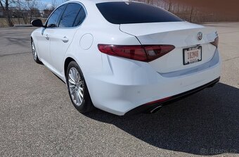 Alfa Romeo Giulia 2021 - 6