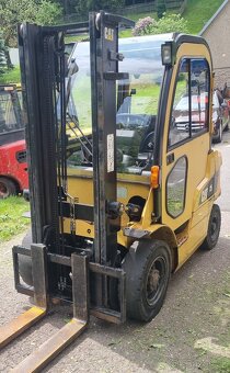vysokozdvižný vozík Cat DP25N - 6