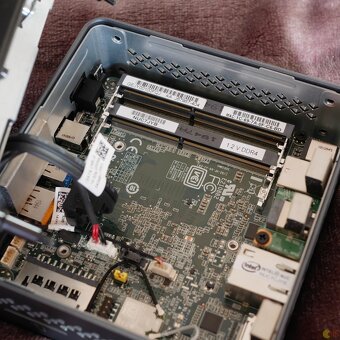 Intel NUC Kit 7CJYH J4005 (TDP 10W), 16GB RAM, SSD 256GB - 6