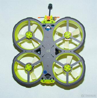Malá koptéra cinedron iFlight BumbleBee V3 HD 3” Dopr.ZDARMA - 6