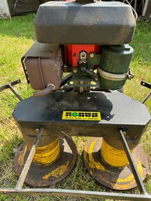 BDR 700 dvoububnová sekačka Motor Jikov Robus - 6