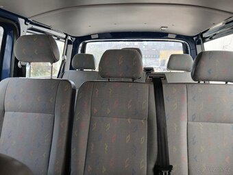 Volkswagen T5 minibus - 6