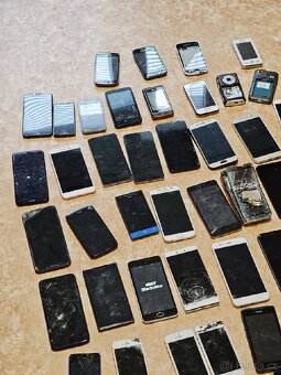 Mobily na dily, opravu, do zbierky - 60ks - 6