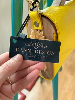 Žlutá kožená kabelka - DANNI DESIGN - 6