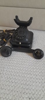 Bakelitový telefon TESLA - 6