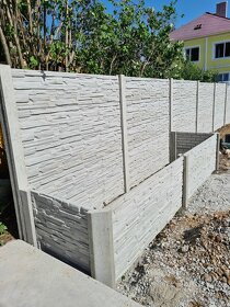 Betonový plot, montáž betonového plotu - 6
