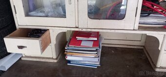 sProdám staré kredence k renovaci - 6
