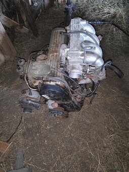 Motor Ford Pinto 2.0 OHC s převodovkou - 6