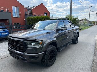 DODGE RAM 1500 LARAMIE LONGBED 6MÍST - 6
