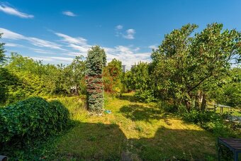 Řadový domek s krásnou zahradou. - 6