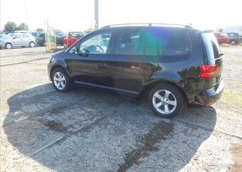 Volkswagen Touran 1,6 TDI 77 kW Historie 7 Míst nafta - 6