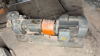 ELEKTROMOTOR S ČERPADLEM - 6