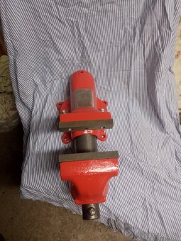 Svěrák york 125 - 6