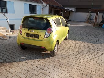 Chevrolet spark 1.0i - 6
