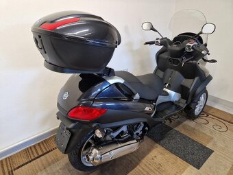 Piaggio MP3 500 LT 12/2011 - 6