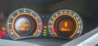 Toyota Auris 1.6 benzín – 106 000 km, 2. majitel, zimní sada - 6