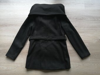DÁMSKÝ ČERNÝ KABÁT - 6