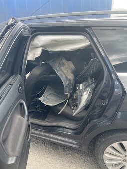 Prodám nepojízdný FORD mondeo - 6
